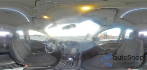 2016 Ford Focus Se z USA, uszkodzony, nr VIN 1FADP3F2XGL204648